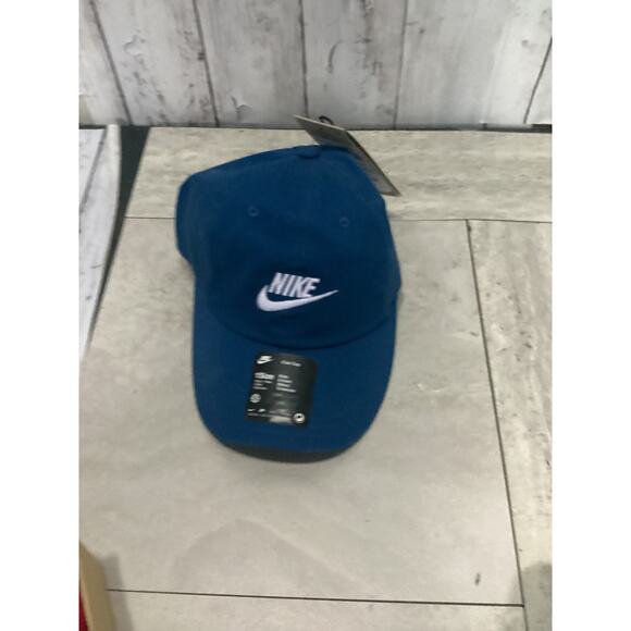 NWT Nike Club Cap Teal & White Swoosh One Size for Kids - Picture 1 of 3
